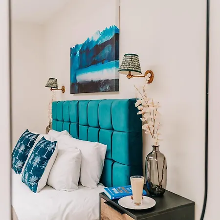 Stunning Grade Ii Living Family Contractors