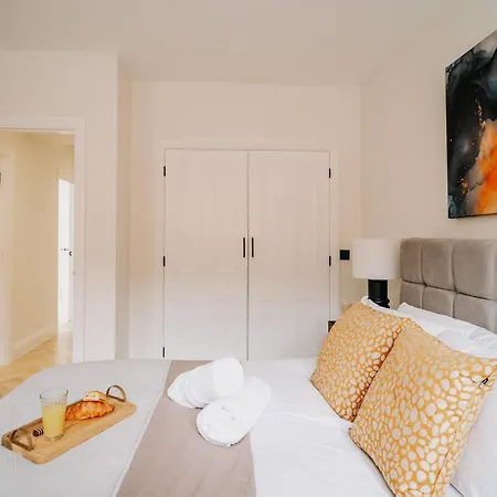 Stunning Grade Ii Living Family Contractors Apartment