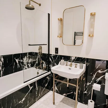 Stunning Grade Ii Living Family Contractors Apartment *